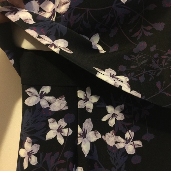 Black and purple floral dress - Picture 3 of 4